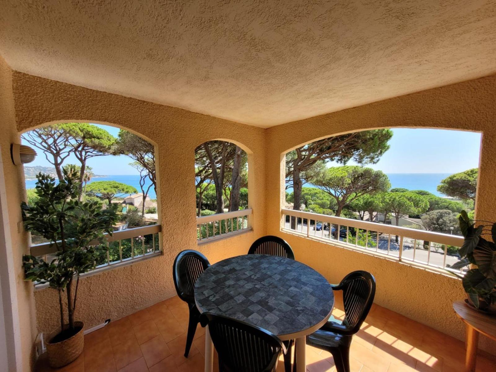 Appartement Vue Mer 200 M Des Plages - Djumbo 생트막시메 외부 사진